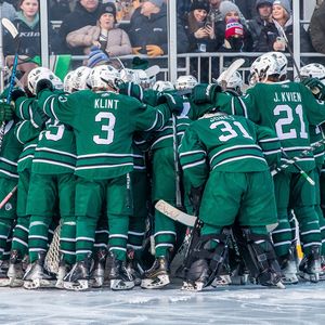 Image post by @hockeydaymn on Instagram