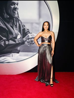 Image post by @angelarye on Instagram