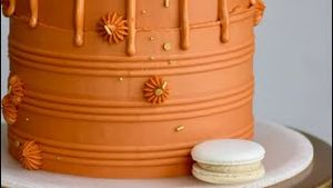 Video post by @theblondewhobakes on YouTube