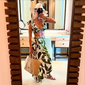 Image post by @dillards on Instagram