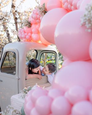 Image post by @winnerpartywholesale on Instagram