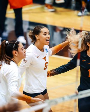 Image post by @texasvolleyball on Instagram