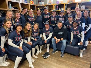 Image post by @leeusoftball on Instagram