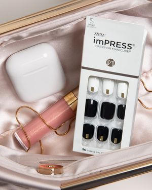 Image post by @impresslashes on Instagram