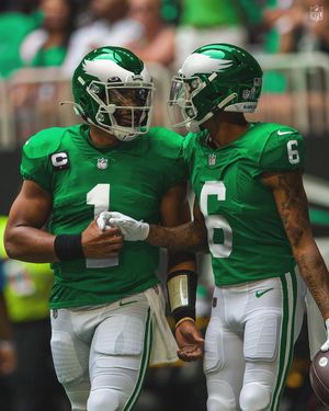 Image post by @coolestcollegefootballuniforms on Instagram