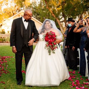 Image post by @lesliemarieevents on Instagram
