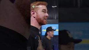 Video post by @mookiebetts on YouTube