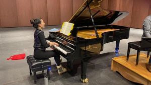 Video post by @LakesAreaMusic on Facebook