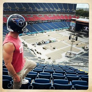 Image post by @kennychesney on Instagram