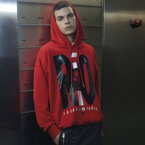 Image post by @DIESEL on Twitter