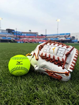 Image post by @mizunofastpitchusa on Instagram