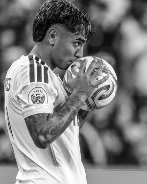 Image post by @tfophotos on Instagram