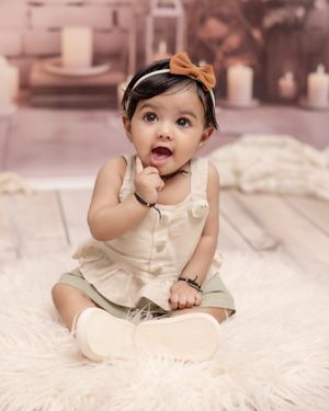 Image post by @newbornbabyphotographystudio on Instagram