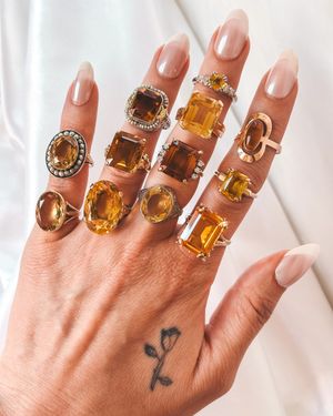 Image post by @maejeanvintage on Instagram