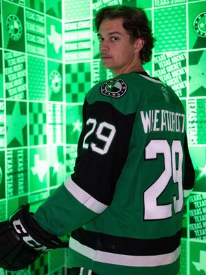 Image post by @txstarshockey on Instagram