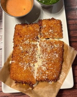 Image post by @houlihans on Instagram