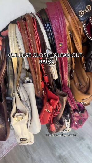 Image post by @curtsyapp on Facebook