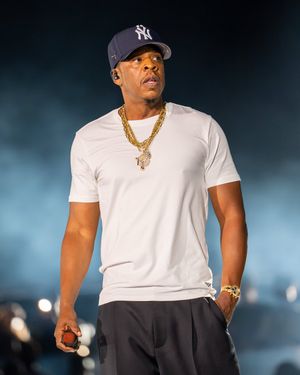 Image post by @ComplexStyle on Twitter