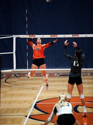 Image post by @hopecollegevolleyball on Facebook