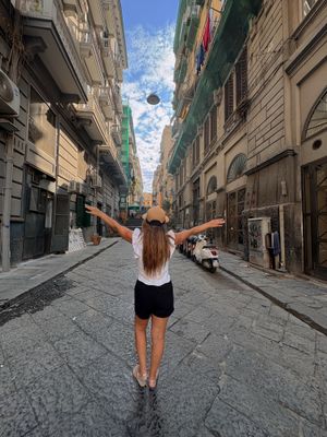 Image post by @soyhelimartinez on Instagram