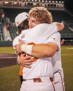 Image post by @TexasBaseball on Twitter