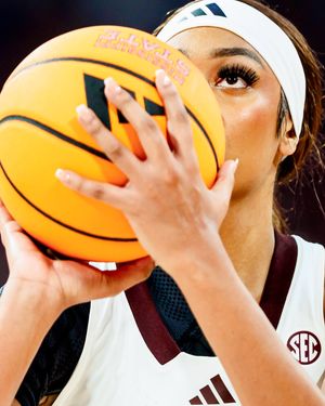 Image post by @hrwalkerphotography on Instagram