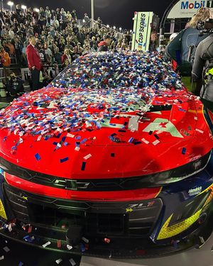 Image post by @nascaronfox on Instagram