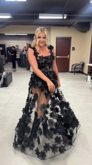 Video post by @laurenalaina on TikTok