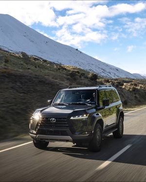 Image post by @discoverlexus on Instagram