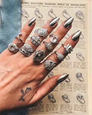 Image post by @maejeanvintage on Instagram