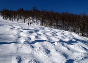 Image post by @mountsunapeeresort on Facebook