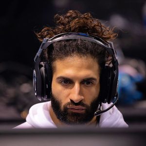 Image post by @flamesword on Instagram