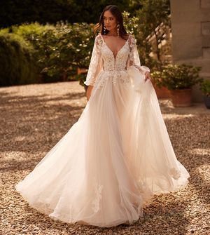 Image post by @dama_couture on Instagram