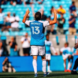 Image post by @bronibro13 on Instagram