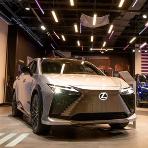 Image post by @Lexus on Twitter
