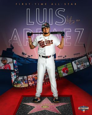 Image post by @twins on Instagram