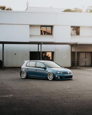 Image post by @visualsbyave on Facebook