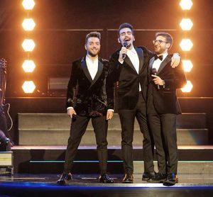 Image post by @chicagotheatre on Instagram