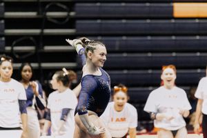 Image post by @IlliniWGym on Twitter