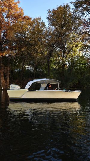 Video post by @retroboatrentalsatx on Facebook