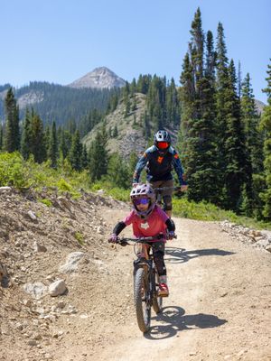 Image post by @skicrestedbutte on Instagram