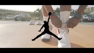 Video post by @visualsbyave on Facebook