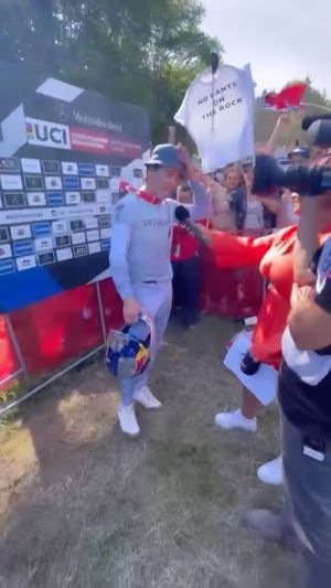 Video post by @laurensmithsports on Instagram