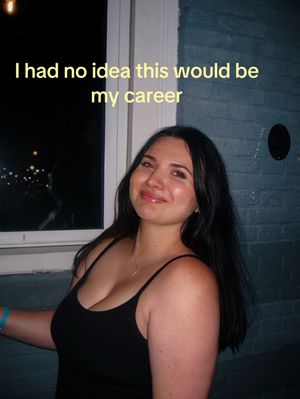 Video post by @hollymillenium on TikTok