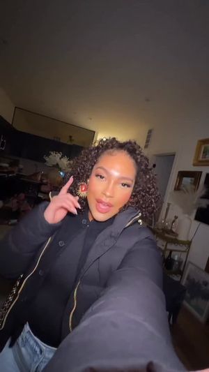 Video post by @enashaolivia on Facebook