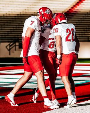Image post by @unmlobofb on Instagram