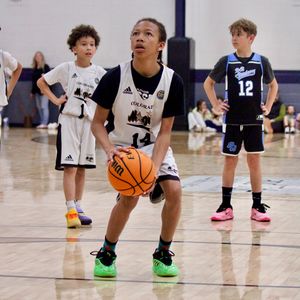 Image post by @goldcrownco on Instagram