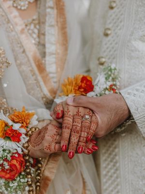 Image post by @thismodernlovephoto on Instagram