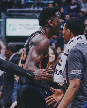 Image post by @DeandreAyton on Twitter