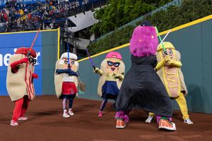 Image post by @SliderTheMascot on Twitter